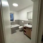 Appartement Hochwertige Stilvolle 2 Erdgeschoss Mit Grosser Terasse Und Garten
