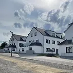 Appartement Hochwertige Stilvolle 2 Erdgeschoss Mit Grosser Terasse Und Garten