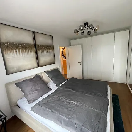 Hochwertige Stilvolle 2 Erdgeschoss Mit Grosser Terasse Und Garten Apartment *
