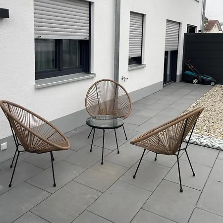 Hochwertige Stilvolle 2 Erdgeschoss Mit Grosser Terasse Und Garten Apartment