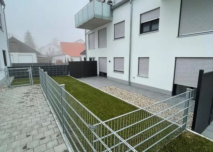 Hochwertige Stilvolle 2 Erdgeschoss Mit Grosser Terasse Und Garten Daire