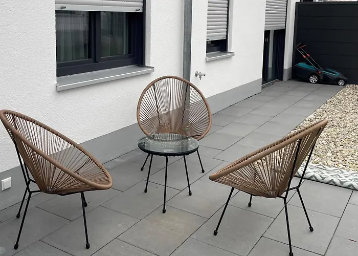 Hochwertige Stilvolle 2 Erdgeschoss Mit Grosser Terasse Und Garten Apartment